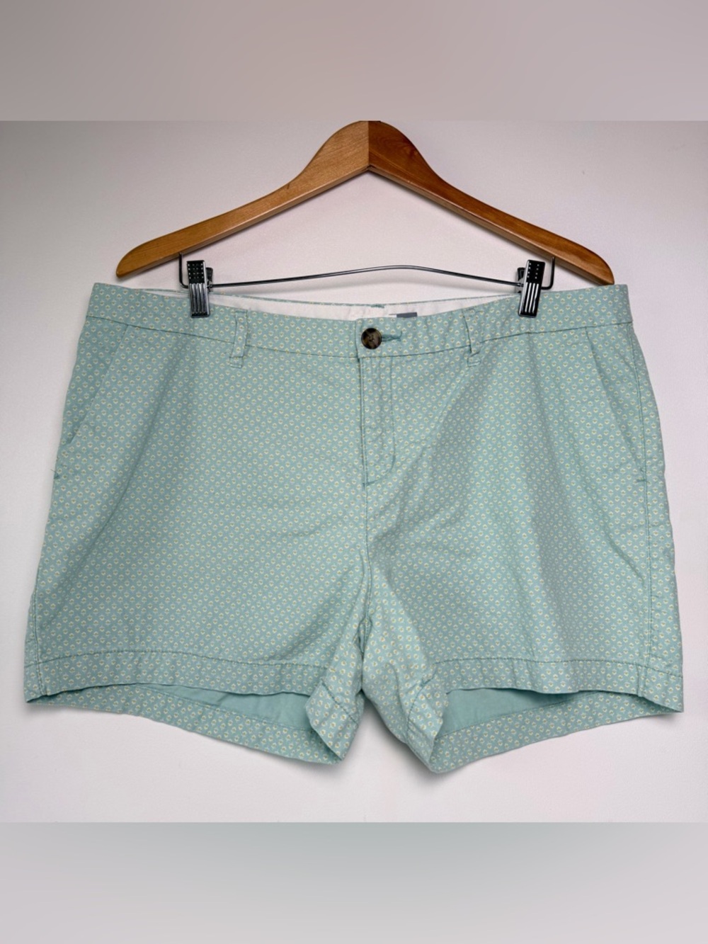 Old Navy Womens 8 Mint Blue Floral Print Mid Rise Casual Chino Shorts 3.5”